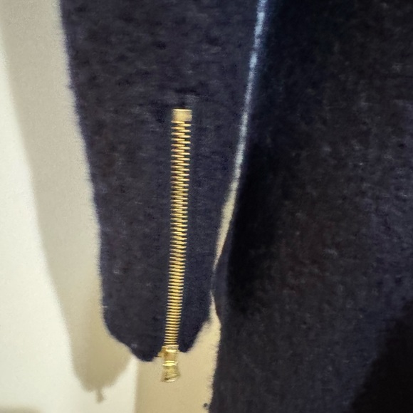 Guess top of the line Navy wool blend coat with golden zippers & buttons size L - Picture 6 of 12